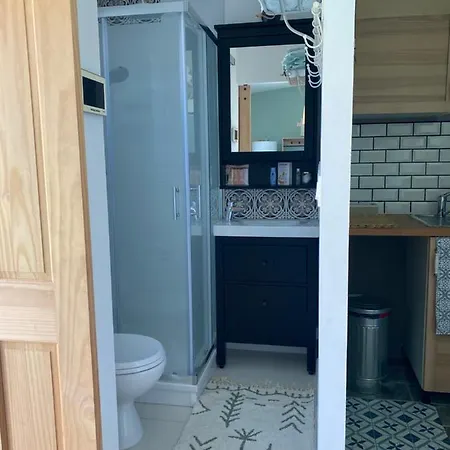 Adorable Chambre Vue Sur Piscine