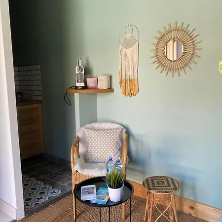 Homestay Adorable Chambre Vue Sur Piscine